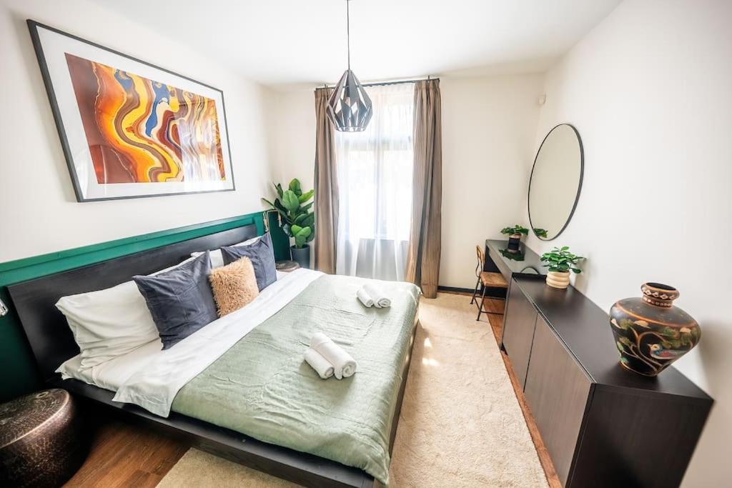 Tower Old Town Lux 4br & 3bath Terrace Apartmán *