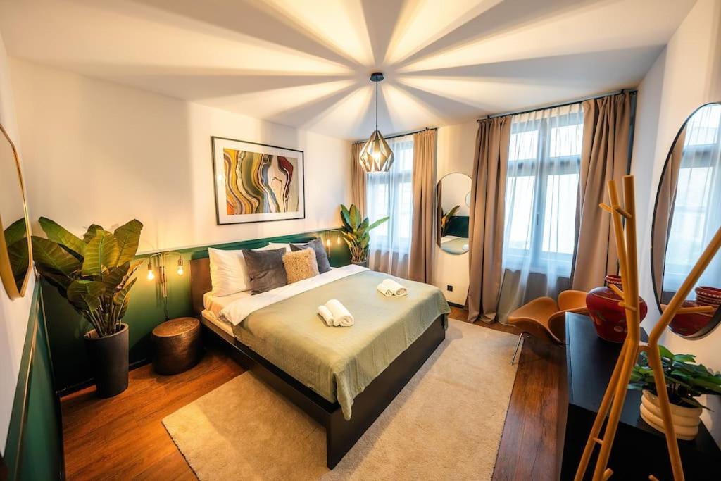 Apartment Tower Old Town Lux 4br & 3bath Terrace Prague