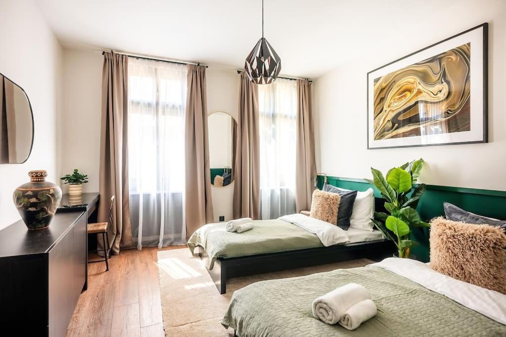 Tower Old Town Lux 4br & 3bath Terrace * Prague