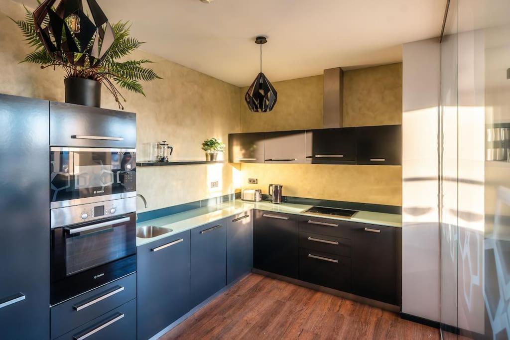 Apartment Tower Old Town Lux 4br & 3bath Terrace