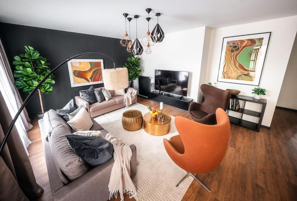 Tower Old Town Lux 4br & 3bath Terrace