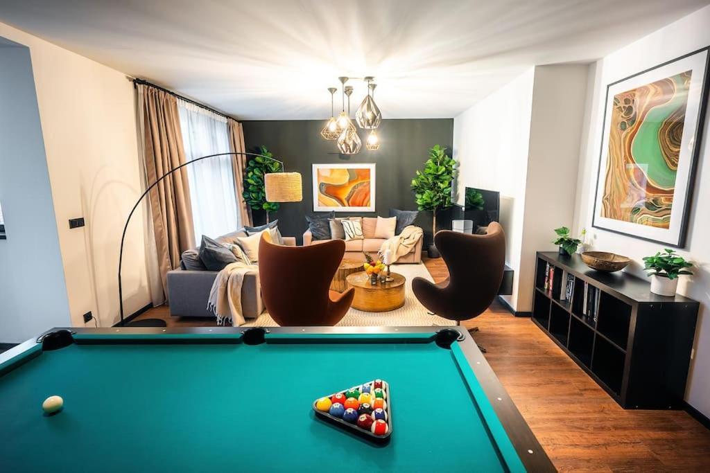 Tower Old Town Lux 4br & 3bath Terrace *